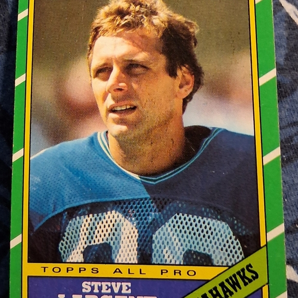 Approximately 155- 1986 Topps Football Cards - Picture 3 of 9
